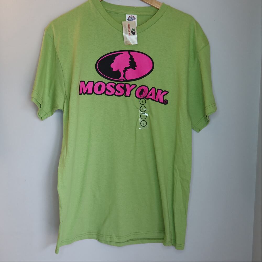 vNWT Mossy Oak Lime Green Pink Logo Graphic Tee Deadstock Camo Brand L
